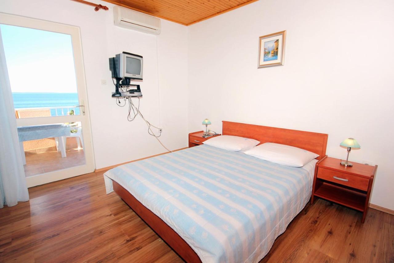 Apartments And Rooms By The Sea Mandre, Pag - 3557 Kolan Bagian luar foto