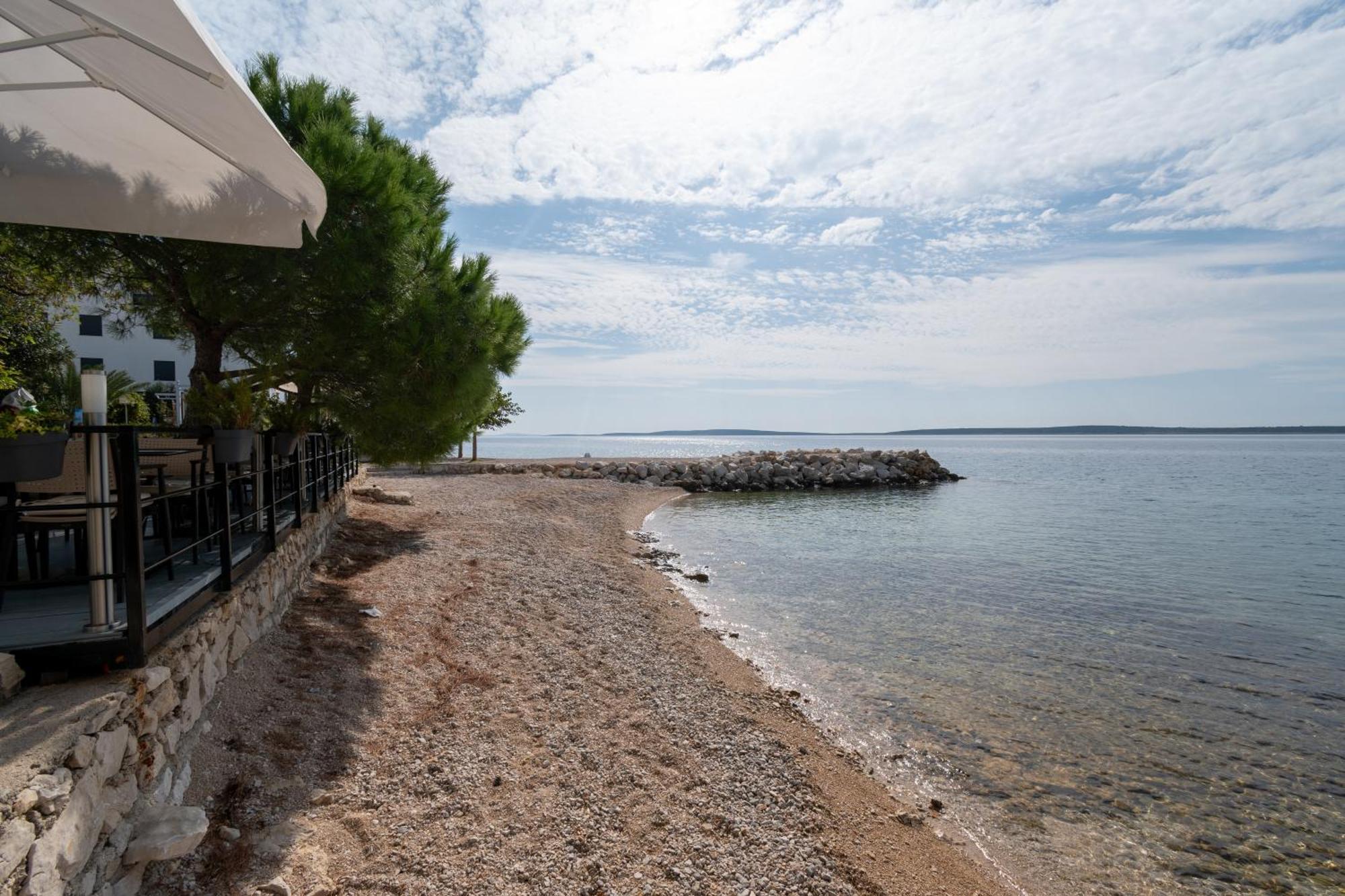 Apartments And Rooms By The Sea Mandre, Pag - 3557 Kolan Bagian luar foto
