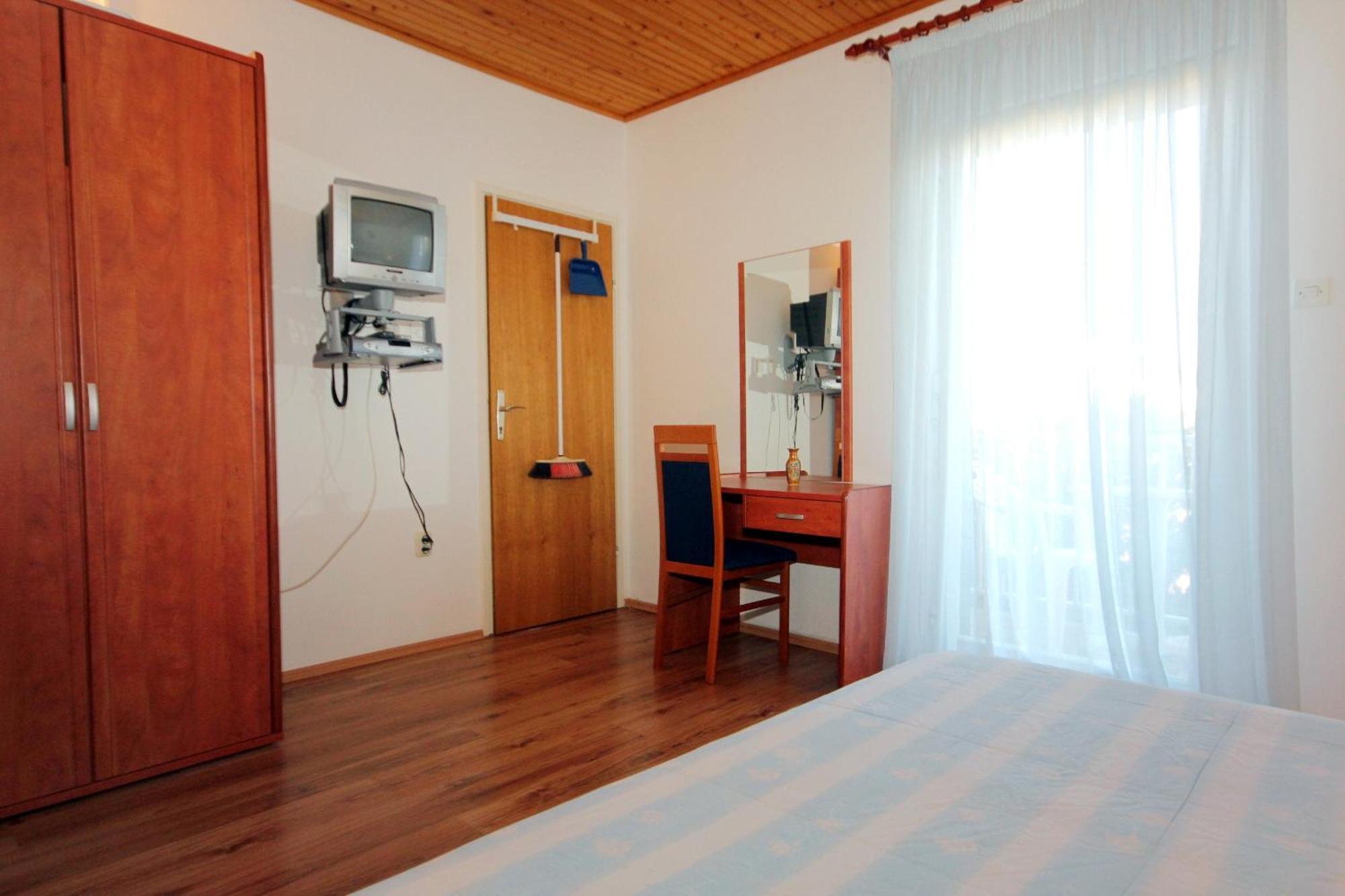 Apartments And Rooms By The Sea Mandre, Pag - 3557 Kolan Ruang foto