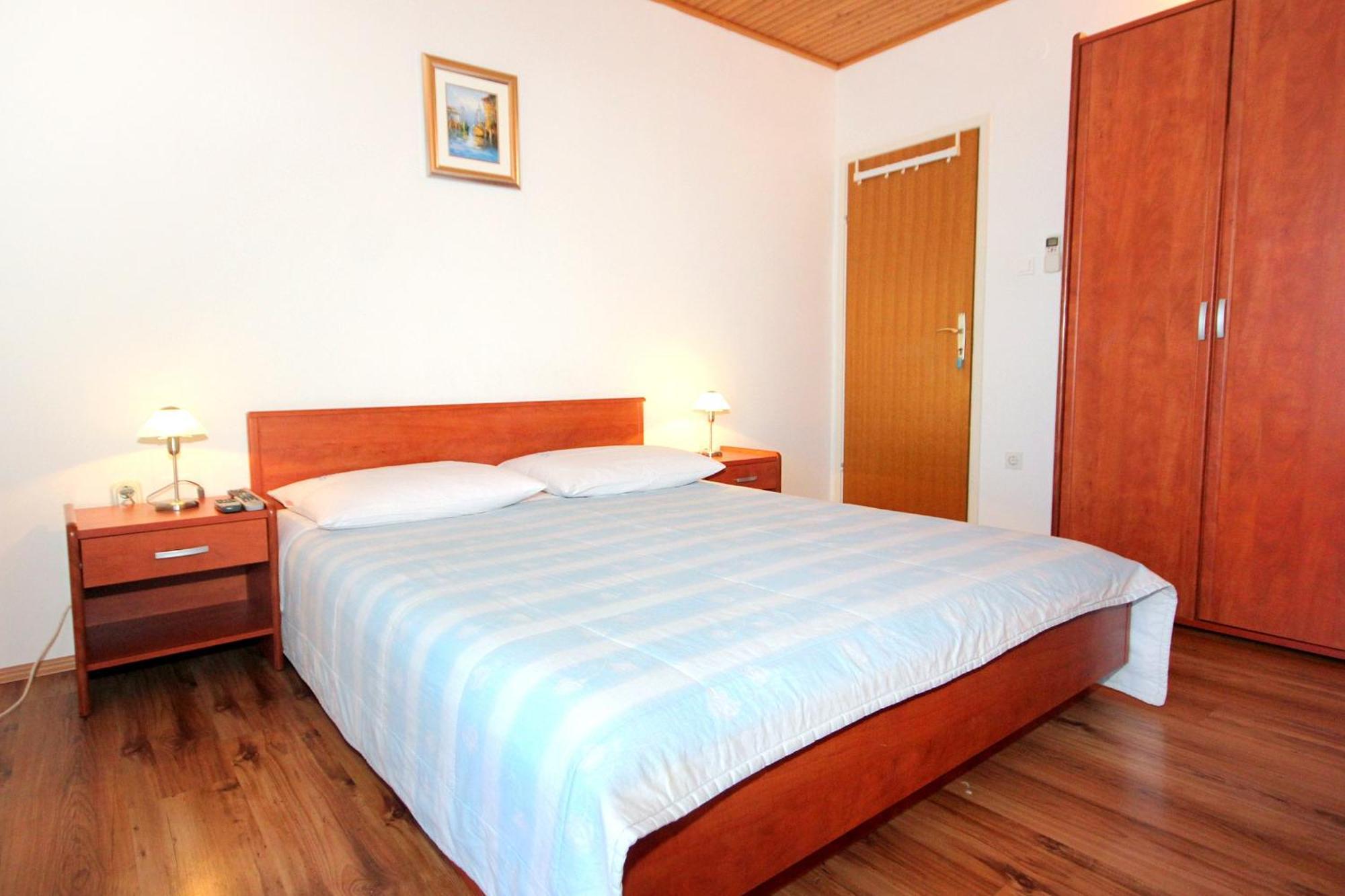 Apartments And Rooms By The Sea Mandre, Pag - 3557 Kolan Ruang foto